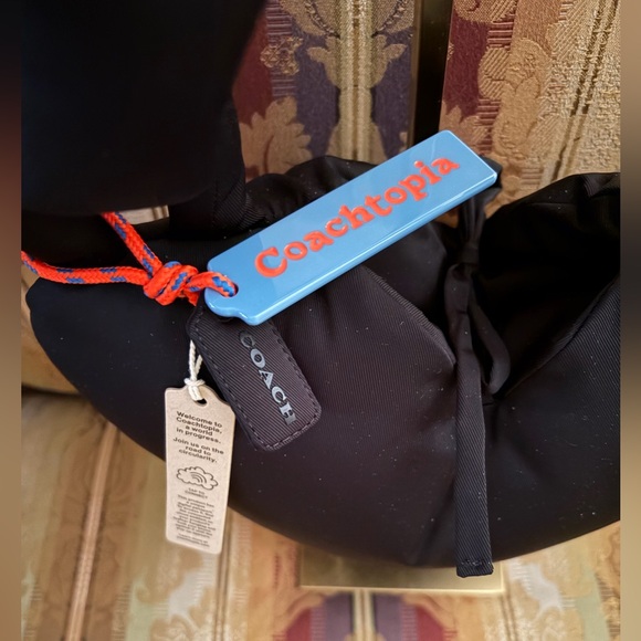 Coachtopia Loop Puffy Heart Bag Nwt - Picture 4 of 9